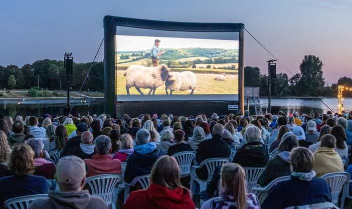 Sommerkino Auesee ** NUR FÜR REDAKTIONELLE ZWECKE ** EDITORIAL USE ONLY **<p>Das Sommerkino findet am Freitag, den 07.08.2026 auf einer mobilen Leinwand am Auesee in Wesel statt. Deutschland NRW Wesel Copyright: ErwinxPottgiesser *** Auesee Summer Movie Theater ** FOR EDITORIAL USE ONLY ** EDITORIAL USE ONLY ** p The Summer Cinema will take place on Friday, August 7, 2026, on a mobile screen at Auesee in Wesel, Germany (North Rhine-Westphalia, Wesel). Copyright ErwinxPottgiesser Copyright: ErwinxPottgiesser doc87272lzj9uukm5d8vlk ,EDITORIAL USE ONLY