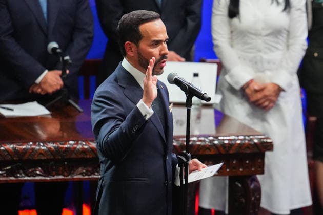 (260807) -- CALI(COLOMBIA), Aug. 7, 2026 -- Abelardo de la Espriella takes his oath of office during the new president s inauguration ceremony in Cali, Colombia, Aug. 7, 2026. Abelardo de la Espriella was sworn in as Colombia s new president on Friday in Cali, officially beginning his four-year term in office. (Photo by Xinhua) COLOMBIA-CALI-NEW PRESIDENT-INAUGURATION AndresxMoreno 
