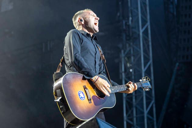 Dropkick Murphys, Jeff DaRosa, auf der Bühne beim Taubertal-Festival 2026 in Rothenburg ob der Tauber, Deutschland, am 7. August 2026. *** Dropkick Murphys Jeff DaRosa on stage at the Taubertal Festival 2026 in Rothenburg ob der Tauber, Germany, on August 7, 2026 Copyright: HMBxMedia xHeikoxBecker