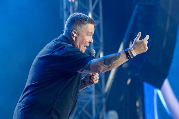 Dropkick Murphys, Ken Casey, auf der Bühne beim Taubertal-Festival 2026 in Rothenburg ob der Tauber, Deutschland, am 7. August 2026. *** Ken Casey of the Dropkick Murphys on stage at the Taubertal Festival 2026 in Rothenburg ob der Tauber, Germany, on August 7, 2026 Copyright: HMBxMedia xHeikoxBecker