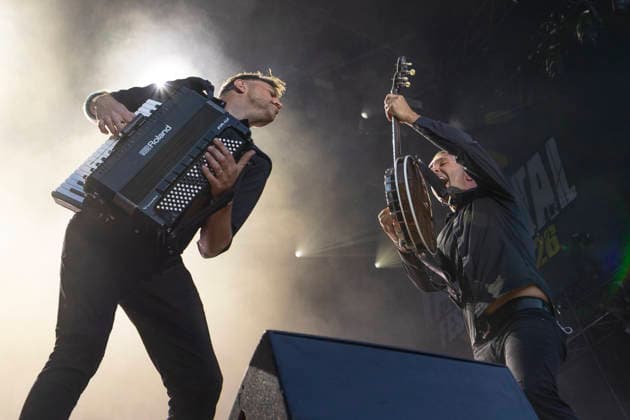 Dropkick Murphys, Tim Brennan und Jeff DaRosa, auf der Bühne beim Taubertal-Festival 2026 in Rothenburg ob der Tauber, Deutschland, am 7. August 2026. *** Dropkick Murphys, Tim Brennan, and Jeff DaRosa, on stage at the Taubertal Festival 2026 in Rothenburg ob der Tauber, Germany, on August 7, 2026 Copyright: HMBxMedia xHeikoxBecker