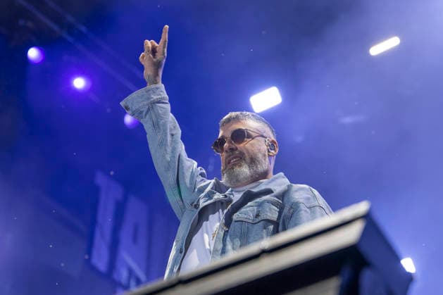 Sido performt auf der Bühne beim Taubertal-Festival 2026 in Rothenburg ob der Tauber, Deutschland, am 7. August 2026. *** Sido performs on stage at the Taubertal Festival 2026 in Rothenburg ob der Tauber, Germany, on August 7, 2026 Copyright: HMBxMedia xHeikoxBecker