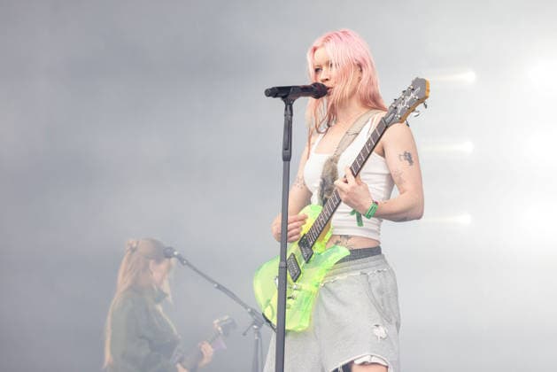 August 7, 2026, San Francisco, California, USA: RHIAN TEASDALE of English rock band Wet Leg during Outside Lands Music Festival in San Francisco, California San Francisco USA  - ZUMAs135 20260807_zap_s135_110 Copyright: xDanielxDeSloverx