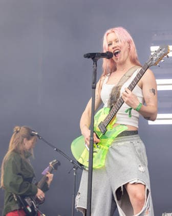 August 7, 2026, San Francisco, California, USA: RHIAN TEASDALE of English rock band Wet Leg during Outside Lands Music Festival in San Francisco, California San Francisco USA  - ZUMAs135 20260807_zap_s135_111 Copyright: xDanielxDeSloverx