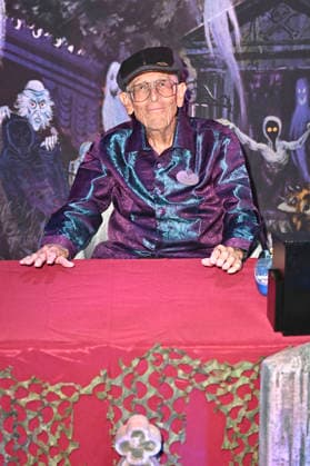 Bob Gurr auf der Midsummer Scream - Halloween & Horror Convention im Long Beach Convention Center. Long Beach, 07.08.2026 *** Bob Gurr at the Midsummer Scream Halloween Horror Convention at the Long Beach Convention Center, Long Beach, August 7, 2026 Foto:xD.xStarbuckx xFuturexImagex midsummer_6830