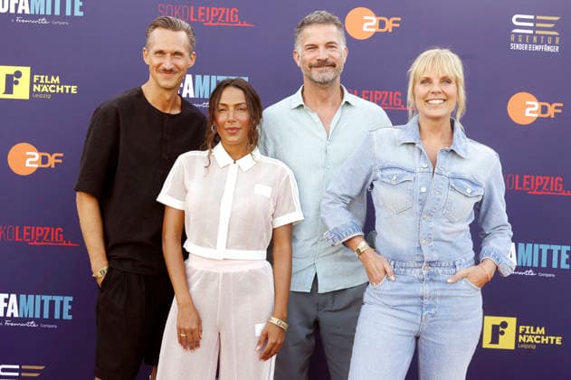 Johannes Hendrik Langer, Amy Mußul, Simon Böer und Melanie Marschke bei der SOKO Leipzig -Nacht bei den Filmnächten Leipzig 2026 auf der Galopprennbahn Scheibenholz. Leipzig, 07.08.2026 *** Johannes Hendrik Langer, Amy Mußul, Simon Böer, and Melanie Marschke at the SOKO Leipzig Night during the 2026 Leipzig Film Nights at the Scheibenholz Racetrack in Leipzig, August 7, 2026 Foto:xAgenturxWehnertx xZichyx xFuturexImagex soko_6806