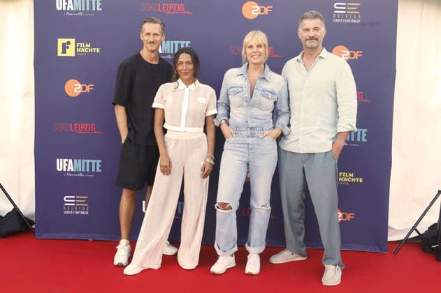 Johannes Hendrik Langer, Amy Mußul, Melanie Marschke und Simon Böer bei der SOKO Leipzig -Nacht bei den Filmnächten Leipzig 2026 auf der Galopprennbahn Scheibenholz. Leipzig, 07.08.2026 *** Johannes Hendrik Langer, Amy Mußul, Melanie Marschke, and Simon Böer at the SOKO Leipzig Night during the 2026 Leipzig Film Nights at the Scheibenholz Racetrack in Leipzig, August 7, 2026 Foto:xAgenturxWehnertx xZichyx xFuturexImagex soko_6801