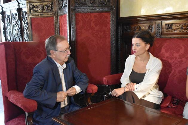 Sira Rego Meets with Vivas to Discuss the Migration Crisis The Minister of Youth and Children, Sira Rego, held a meeting with the president of the Autonomous City of Ceuta, Juan Jesús Vivas, at the City Hall of the autonomous city on August 8, 2026, in Ceuta, Spain. Rego is in the autonomous city to discuss the registration and integration into the reception system of the 1,342 minors who swam to Ceuta last week. AUGUST 8, 2026 UNACCOMPANIED MINORS MIGRATION CRISIS Gabriela Sardá Nún Ceuta, Ceuta, Spain  Copyright: xGabrielaxSardaxNunezx 7705710