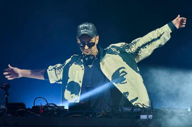 Robin Schulz live beim Sommerfestival 2026 in der Autostadt. Wolfsburg, 07.08.2026 *** Robin Schulz live at the 2026 Summer Festival at Autostadt Wolfsburg, August 7, 2026 Foto:xU.xStammx xFuturexImagex schulz_6805