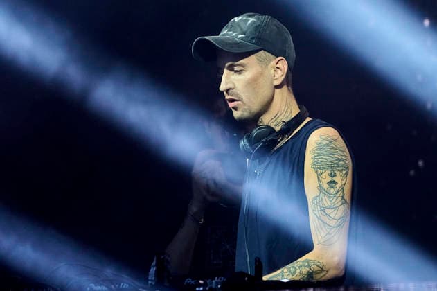 Robin Schulz live beim Sommerfestival 2026 in der Autostadt. Wolfsburg, 07.08.2026 *** Robin Schulz live at the 2026 Summer Festival at Autostadt Wolfsburg, August 7, 2026 Foto:xU.xStammx xFuturexImagex schulz_6815