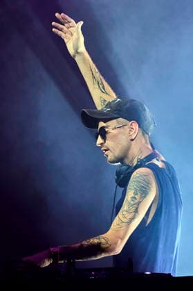 Robin Schulz live beim Sommerfestival 2026 in der Autostadt. Wolfsburg, 07.08.2026 *** Robin Schulz live at the 2026 Summer Festival at Autostadt Wolfsburg, August 7, 2026 Foto:xU.xStammx xFuturexImagex schulz_6819