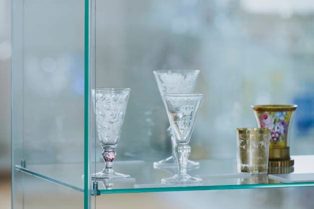 The State Museum of Glass and Costume Jewelry presents newly acquired exhibits - sculptures by Jan Exnar and Bohumil Elias Jr., as well as part of the historical glass collection from the estate of theater and film director Petr Weigl in its exhibition in Jablonec nad Nisou, Czech Republic, August 6, 2026. (CTKxPhoto RadekxPetrasek) CTKPhotoP2026080701967  CTKPhotoP2026080701967