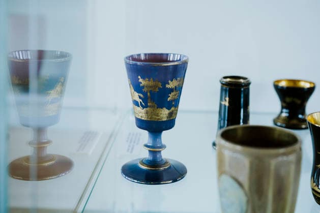 The State Museum of Glass and Costume Jewelry presents newly acquired exhibits - sculptures by Jan Exnar and Bohumil Elias Jr., as well as part of the historical glass collection from the estate of theater and film director Petr Weigl in its exhibition in Jablonec nad Nisou, Czech Republic, August 6, 2026. (CTKxPhoto RadekxPetrasek) CTKPhotoP2026080701969  CTKPhotoP2026080701969