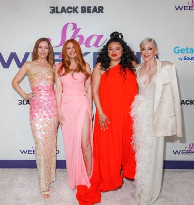 LAS VEGAS, NV - August 7, 2026 : ***HOUSE COVERAGE*** Leslie Mann, Isla Fisher, Michelle Buteau and Anna Faris pictured at the Las Vegas World Premiere of Black Bear™s SPA WEEKEND at the BleauLive Theater at Fontainebleau Las Vegas in partnership with Getaways by Southwest in Las Vegas, NV on August 7, 2026. Copyright: xGDPxPhotos xMediaPunchx