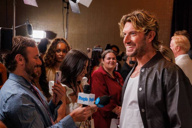 LAS VEGAS, NV - August 7, 2026 : ***HOUSE COVERAGE*** Adam Demos pictured at the Las Vegas World Premiere of Black Bear™s SPA WEEKEND at the BleauLive Theater at Fontainebleau Las Vegas in partnership with Getaways by Southwest in Las Vegas, NV on August 7, 2026. Copyright: xGDPxPhotos xMediaPunchx