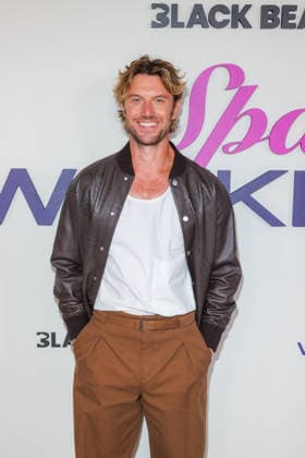 LAS VEGAS, NV - August 7, 2026 : ***HOUSE COVERAGE*** Adam Demos pictured at the Las Vegas World Premiere of Black Bear™s SPA WEEKEND at the BleauLive Theater at Fontainebleau Las Vegas in partnership with Getaways by Southwest in Las Vegas, NV on August 7, 2026. Copyright: xGDPxPhotos xMediaPunchx