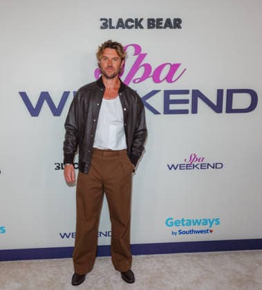 LAS VEGAS, NV - August 7, 2026 : ***HOUSE COVERAGE*** Adam Demos pictured at the Las Vegas World Premiere of Black Bear™s SPA WEEKEND at the BleauLive Theater at Fontainebleau Las Vegas in partnership with Getaways by Southwest in Las Vegas, NV on August 7, 2026. Copyright: xGDPxPhotos xMediaPunchx