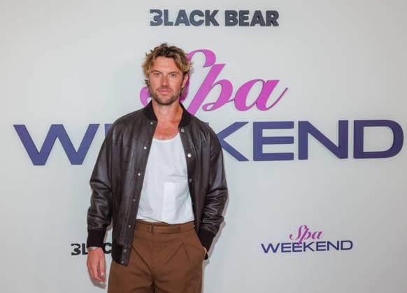 LAS VEGAS, NV - August 7, 2026 : ***HOUSE COVERAGE*** Adam Demos pictured at the Las Vegas World Premiere of Black Bear™s SPA WEEKEND at the BleauLive Theater at Fontainebleau Las Vegas in partnership with Getaways by Southwest in Las Vegas, NV on August 7, 2026. Copyright: xGDPxPhotos xMediaPunchx