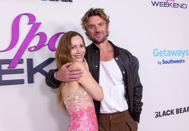 LAS VEGAS, NV - August 7, 2026 : ***HOUSE COVERAGE*** Leslie Mann and Adam Demos pictured at the Las Vegas World Premiere of Black Bear™s SPA WEEKEND at the BleauLive Theater at Fontainebleau Las Vegas in partnership with Getaways by Southwest in Las Vegas, NV on August 7, 2026. Copyright: xGDPxPhotos xMediaPunchx