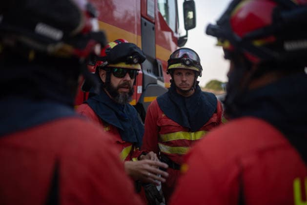 News Bilder des Tages The wildfire in Niebla, Huelva, remains active, with more than 4,000 hectares affected The wildfire in Niebla, Huelva, remains active, with more than 4,000 hectares affected August 8, 2026, in Niebla, Huelva, Andalusia, Spain The wildfire that broke out this past Thursday in the Raboconejo area of Niebla, Huelva, has spread to over 4,000 hectares, and the emergency phase—Operational Level 2—remains in effect, due to constantly shifting winds that are hampering the efforts of more than 300 firefighters working to extinguish it. AUGUST 8, 2026 Niebla, Huelva, Andalusia, Spain Niebla, Huelva, Andalusia, Spain Spain  Copyright: xClaraxCarrascox 7706218