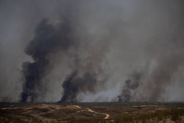 The wildfire in Niebla, Huelva, remains active, with more than 4,000 hectares affected The wildfire in Niebla, Huelva, remains active, with more than 4,000 hectares affected August 8, 2026, in Niebla, Huelva, Andalusia, Spain The wildfire that broke out this past Thursday in the Raboconejo area of Niebla, Huelva, has spread to over 4,000 hectares, and the emergency phase—Operational Level 2—remains in effect, due to constantly shifting winds that are hampering the efforts of more than 300 firefighters working to extinguish it. AUGUST 8, 2026 Niebla, Huelva, Andalusia, Spain Niebla, Huelva, Andalusia, Spain Spain  Copyright: xClaraxCarrascox 7706232