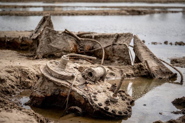 Remains of an old World War II-era ship in Hungary BAJA, HUNGARY – AUGUST 8: A view of the exposed riverbed of the Danube, after exceptionally low water levels revealed the remains of an old World War II-era ship from the riverbed in Baja, Hungary on August 8, 2026. The emergence of the wreck has attracted hundreds of curious visitors to the site. Robert Nemeti Anadolu Baja Hungary. Editorial use only. Please get in touch for any other usage.  Copyright: x2026xAnadoluxRobertxNemetix