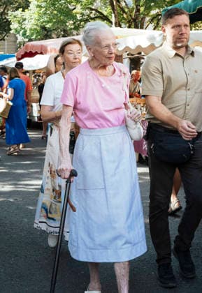 Queen Margrethe Visits Cahors Market - France Queen Margrethe II of Denmark visits market of Cahors, during her vacances at Cayx Castle, residence of the Danish Royal Family, in the Lot department, France, on August 8, 2026. Photo by Patricia Huchot-Boissier ABACAPRESS.COM Cahors OCCITANIE France  Copyright: xHuchot-BoissierxPatricia ABACAx