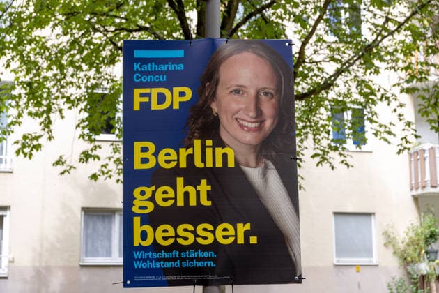Wahl zum Abgeordnetenhaus, Wahlplakate in Berlin, 07.08.2026 Katharina Concu (FDP) Kommunalpolitikin in Tempelhof-Schöneberg - Wahlplakate der Parteien zur 20.Wahl des Abgeordnetenhauses von Berlin und den Bezirksverordnetenversammlungen, Berliner Stadtgebiet, Berlin, 07.8.26 Berlin Berliner Stadtgebiet Berlin Deutschland *** Berlin House of Representatives Election, Campaign Posters in Berlin, August 7, 2026 Katharina Concu, FDP local politician in Tempelhof-Schöneberg Election posters of the parties for the 20th election to the Berlin House of Representatives and the district councils, Berlin metropolitan area, Berlin, August 7, 2026, Berlin, Berlin metropolitan area, Berlin, Germany Copyright: xHolgerxMuchx