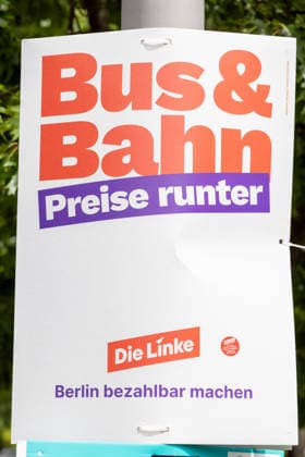 Wahl zum Abgeordnetenhaus, Wahlplakate in Berlin, 07.08.2026 Plakat: Bus & Bahn DIE LINKE - Wahlplakate der Parteien zur 20.Wahl des Abgeordnetenhauses von Berlin und den Bezirksverordnetenversammlungen, Berliner Stadtgebiet, Berlin, 07.8.26 Berlin Berliner Stadtgebiet Berlin Deutschland *** Election to the House of Representatives, campaign posters in Berlin, August 7, 2026: Posters on buses and trains; DIE LINKE; election posters of the political parties for the 20th election to the Berlin House of Representatives and the district councils; Berlin metropolitan area; Berlin; August 7, 2026; Berlin; Berlin metropolitan area; Berlin; Germany Copyright: xHolgerxMuchx