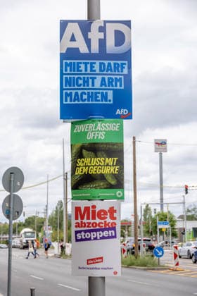 Wahl zum Abgeordnetenhaus, Wahlplakate in Berlin, 07.08.2026 Plakate: AFD Miete darf nicht arm machen - GRÜNE Zuverlässige ÖFFIS - DIE LINKE Mietabzocke stoppen - Wahlplakate der Parteien zur 20.Wahl des Abgeordnetenhauses von Berlin und den Bezirksverordnetenversammlungen, Berliner Stadtgebiet, Berlin, 07.8.26 Berlin Berliner Stadtgebiet Berlin Deutschland *** State Parliament Election, Campaign Posters in Berlin, August 7, 2026 Posters: AFD Rent Shouldn’t Make You Poor, Greens Reliable Public Transit, The Left Stop Rent Gouging —Election posters from the parties for the 20th election of the Berlin House of Representatives and the district councils, Berlin city area, Berlin, August 7, 2026 Berlin, Berlin metropolitan area, Be Copyright: xHolgerxMuchx