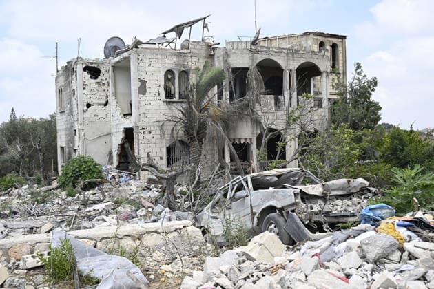 Israeli army enter Lebanon s Western Zawtar in violation of Framework Agreement WESTERN ZAWTAR, LEBANON - AUGUST 08: A view of debris of a building after Israeli forces re-entered the southern town of Western Zawtar overnight violating the Framework Agreement reached between Israel and Lebanon that envisions a phased withdrawal, in Zawtar al-Sharqiyah, Lebanon on August 08, 2026. Houssam Shbaro Anadolu Western Zawtar Lebanon. Editorial use only. Please get in touch for any other usage.  Copyright: x2026xAnadoluxHoussamxShbarox