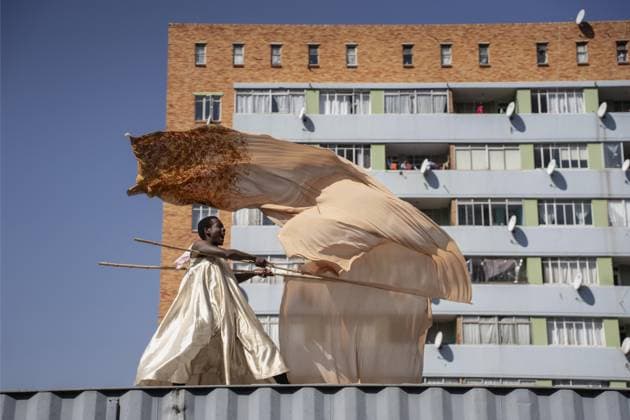 Hey Hillbrow, Let s Dlala Festival in South Africa JOHANNESBURG, SOUTH AFRICA - AUGUST 8: Young performers in bird-inspired costumes dance through the streets during the annual Hey Hillbrow, Let s Dlala street arts festival in the Hillbrow neighborhood of Johannesburg, South Africa, on August 8, 2026. Centered around this year s theme Arise, the community event brought together more than 350 children and local artists to present vibrant music, dance, and theater performances celebrating youth empowerment and cultural expression. Ihsaan Haffejee Anadolu Johannesburg South Africa. Editorial use only. Please get in touch for any other usage.  Copyright: x2026xAnadoluxIhsaanxHaffejeex