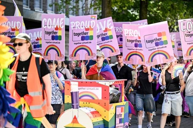 Ruhr Pride CSD ** NUR FÜR REDAKTIONELLE ZWECKE ** EDITORIAL USE ONLY **<p>Ruhr Pride CSD am Samstag, 8. August 2026 in Essen. Tausende nehmen an der Queeren Parade teil. Deutschland NRW Essen Copyright: VladimirxWegener *** Ruhr Pride CSD ** FOR EDITORIAL PURPOSES ONLY ** EDITORIAL USE ONLY ** p Ruhr Pride CSD on Saturday, August 8, 2026, in Essen Thousands take part in the Queer Parade Germany North Rhine-Westphalia Essen Copyright VladimirxWegener Copyright: VladimirxWegener doc872la3qqpr710iat811ha ,EDITORIAL USE ONLY
