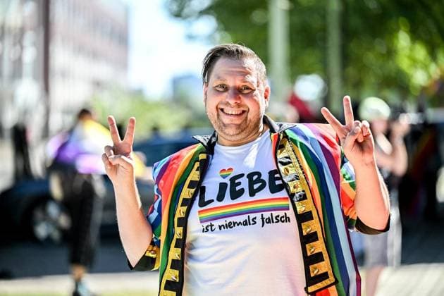 Ruhr Pride CSD ** NUR FÜR REDAKTIONELLE ZWECKE ** EDITORIAL USE ONLY **<p>Ruhr Pride CSD am Samstag, 8. August 2026 in Essen. Tausende nehmen an der Queeren Parade teil. Deutschland NRW Essen Copyright: VladimirxWegener *** Ruhr Pride CSD ** FOR EDITORIAL PURPOSES ONLY ** EDITORIAL USE ONLY ** p Ruhr Pride CSD on Saturday, August 8, 2026, in Essen Thousands take part in the Queer Parade Germany North Rhine-Westphalia Essen Copyright VladimirxWegener Copyright: VladimirxWegener doc872la24m2o115d0o61gnx ,EDITORIAL USE ONLY