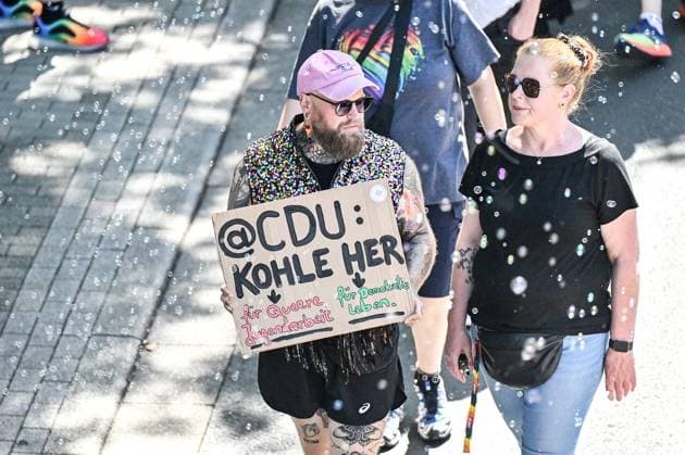 Ruhr Pride CSD ** NUR FÜR REDAKTIONELLE ZWECKE ** EDITORIAL USE ONLY **<p>Ruhr Pride CSD am Samstag, 8. August 2026 in Essen. Tausende nehmen an der Queeren Parade teil. Deutschland NRW Essen Copyright: VladimirxWegener *** Ruhr Pride CSD ** FOR EDITORIAL PURPOSES ONLY ** EDITORIAL USE ONLY ** p Ruhr Pride CSD on Saturday, August 8, 2026, in Essen Thousands take part in the Queer Parade Germany North Rhine-Westphalia Essen Copyright VladimirxWegener Copyright: VladimirxWegener doc872lb44suxio2d6g1b6x ,EDITORIAL USE ONLY