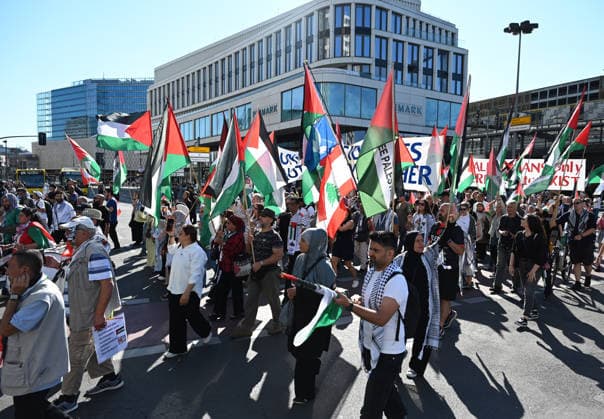 Pro-Palestinian rally in Berlin BERLIN, GERMANY - AUGUST 08: Protesters gather and march through the streets during a pro-Palestinian demonstration in Berlin, Germany, on August 08, 2026. Participants carried banners and flags to express solidarity with the Palestinian people and call for an immediate end to the war in Gaza. Volodymyr Sindieiev Anadolu Berlin Germany. Editorial use only. Please get in touch for any other usage.  Copyright: x2026xAnadoluxVolodymyrxSindieievx