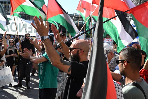 Pro-Palestinian rally in Berlin BERLIN, GERMANY - AUGUST 08: Protesters gather and march through the streets during a pro-Palestinian demonstration in Berlin, Germany, on August 08, 2026. Participants carried banners and flags to express solidarity with the Palestinian people and call for an immediate end to the war in Gaza. Volodymyr Sindieiev Anadolu Berlin Germany. Editorial use only. Please get in touch for any other usage.  Copyright: x2026xAnadoluxVolodymyrxSindieievx