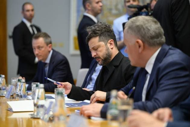 Zelensky meets Serbian president during first official visit to Belgrade Ukrainian President Volodymyr Zelensky meets Serbian President Aleksandar Vucic and other officials during an official visit to Belgrade, Serbia, on August 8, 2026. The visit, Zelensky s first to Serbia, comes as the two countries seek to strengthen bilateral relations and discuss security, economic cooperation, and relations with the European Union. Photo by PRESIDENT OF UKRAINE apaimages Ukraine Ukraine Ukraine 080826_Serbia_UPO_00(16).jpeg Copyright: xapaimagesxPRESIDENTxOFxUKRAINEx xapaimagesx