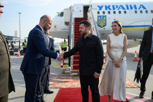 Zelensky meets Serbian president during first official visit to Belgrade Ukrainian President Volodymyr Zelensky meets Serbian President Aleksandar Vucic and other officials during an official visit to Belgrade, Serbia, on August 8, 2026. The visit, Zelensky s first to Serbia, comes as the two countries seek to strengthen bilateral relations and discuss security, economic cooperation, and relations with the European Union. Photo by PRESIDENT OF UKRAINE apaimages Ukraine Ukraine Ukraine 080826_Serbia_UPO_00(38).jpeg Copyright: xapaimagesxPRESIDENTxOFxUKRAINEx xapaimagesx