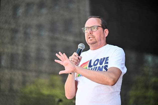Ruhr Pride CSD ** NUR FÜR REDAKTIONELLE ZWECKE ** EDITORIAL USE ONLY **<p>Thomas Kufen (Oberbürgermeister der Stadt Essen) bei der Ruhr Pride CSD am Samstag, 8. August 2026 in Essen. Tausende nehmen an der Queeren Parade teil. Deutschland NRW Essen Copyright: VladimirxWegener *** Ruhr Pride CSD ** FOR EDITORIAL USE ONLY ** EDITORIAL USE ONLY ** p Thomas Kufen, Mayor of Essen, at the Ruhr Pride CSD on Saturday, August 8, 2026, in Essen. Thousands take part in the Queer Parade. Germany, North Rhine-Westphalia, Essen. Copyright VladimirxWegener Copyright: VladimirxWegener doc872lbw9yjtx1bc1811gnx ,EDITORIAL USE ONLY