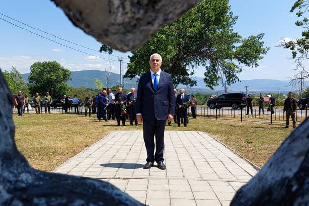 SOUTH OSSETIA, TSKHINVAL - AUGUST 8, 2026: South Ossetia s interim president Marat Kambolov (C) takes part in a flower laying ceremony at the monument marking the site where defenders of Tskhinval were killed during Georgia s aggression against South Ossetia in 2008. Alyona Tedeyeva TASS  95914201