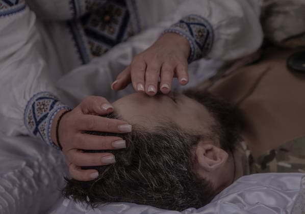 News Bilder des Tages August 8, 2026, Kyiv, Ukraine: On August 8, 2026, Kyiv said farewell to Oleksii Yukov, who spent more than 25 years searching for the fallen on the frontlines of Ukriane and returned them to their families. Kyiv - ZUMAj167 20260808_zip_j167_023 Copyright: xSvetxJacquelinex