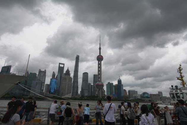 Shanghai Braces For Typhoon Dolphin General view of tourists taking selfies at North Bund in Shanghai, China, as Typhoon Dolphin approaches the country. shanghai China  Copyright: xYingxTangx originalFilename: tang-shanghai260808_npV7L.jpg