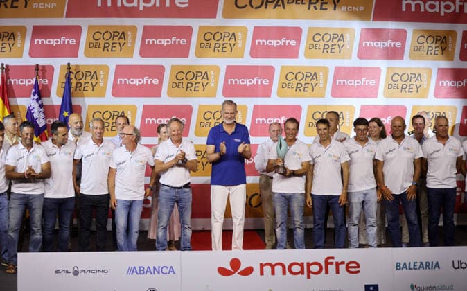 King Felipe VI Presents Awards to the Champions of the 44th Copa del Rey Sailing Regatta King Felipe VI alongside Javier Banderas during the awards ceremony for the 44th Mapfre Copa del Rey Sailing Regatta at the Almudaina Palace on August 8, 2026, in Palma de Mallorca, Balearic Islands, Spain. This is one of the most important regattas in the Mediterranean, which has met participation expectations, featuring six highly competitive classes and already exceeding 100 registered teams representing nearly twenty countries, with nearly a thousand sailors in a competition that begins on Tuesday, August 4, and ends on Saturday, August 8. AWARDS REGATTAS SAILING BOATS Raú Palma de Mallorca Palma de Mallorca Spain  Copyright: xRaulxTerrelx 7706594