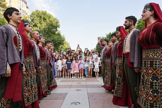 ARMENIA, YEREVAN - AUGUST 8, 2026: People in traditional clothes dance during the Siroooon Arm Fest festival celebrating Armenian culture, in Seasons Park. Alexander Patrin TASS  95915059