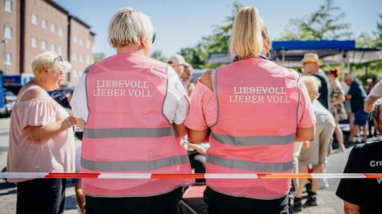 Cranger Kirmesumzug - Einen Tag nach dem dem Auftakt: Cranger Kirmesumzug durch die Stadt im Livestream bei der WAZ. Am 08.08.2026 in Herne ** NUR FÜR REDAKTIONELLE ZWECKE ** EDITORIAL USE ONLY **<p>Cranger Kirmesumzug - Einen Tag nach dem dem Auftakt: Cranger Kirmesumzug durch die Stadt im Livestream bei der WAZ. Am 08.08.2026 in Herne Herne Copyright: ChristophxJendral *** Cranger Kirmes Parade: One day after the kickoff, the Cranger Kirmes parade through the city will be livestreamed by the WAZ on August 8, 2026, in Herne ** FOR EDITORIAL USE ONLY ** EDITORIAL USE ONLY ** p Cranger Kirmes Parade One day after the kickoff, the Cranger Kirmes parade through the city was livestreamed by the WAZ on August 8, 2026, in Herne Herne Copyrig Copyright: ChristophxJendral doc872ngnhjgqa1bs7i5120r ,EDITORIAL USE ONLY