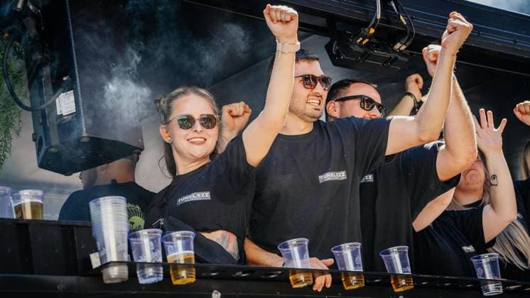 Cranger Kirmesumzug - Einen Tag nach dem dem Auftakt: Cranger Kirmesumzug durch die Stadt im Livestream bei der WAZ. Am 08.08.2026 in Herne ** NUR FÜR REDAKTIONELLE ZWECKE ** EDITORIAL USE ONLY **<p>Cranger Kirmesumzug - Einen Tag nach dem dem Auftakt: Cranger Kirmesumzug durch die Stadt im Livestream bei der WAZ. Am 08.08.2026 in Herne Herne Copyright: ChristophxJendral *** Cranger Kirmes Parade: One day after the kickoff, the Cranger Kirmes parade through the city will be livestreamed by the WAZ on August 8, 2026, in Herne ** FOR EDITORIAL USE ONLY ** EDITORIAL USE ONLY ** p Cranger Kirmes Parade One day after the kickoff, the Cranger Kirmes parade through the city was livestreamed by the WAZ on August 8, 2026, in Herne Herne Copyrig Copyright: ChristophxJendral doc872nlh202rbggvub112j ,EDITORIAL USE ONLY