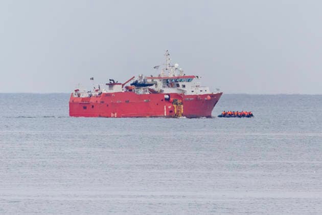 August 9, 2026, Berck, France: Berck, France. French rescue boat escorts migrants aboard an inflatable boat, seen from Berck in northern France, attempting to cross the English Channel. Berck France  - ZUMAl94_ 20260809_zaf_l94_021 Copyright: xMarcinxNowakx