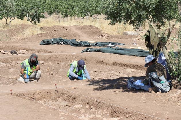 Archaeologists uncover traces of Neolithic period at Turkiye s Yogunburc site SANLIURFA, TURKIYE - AUGUST 9: Archaeologists conduct excavations at the Yogunburc archaeological site in Sanliurfa, Turkiye, on August 9, 2026. The team is carrying out archaeological work as part of the Turkish Ministry of Culture and Tourism s Tas Tepeler (Stone Hills) Project, uncovering traces dating back to the Neolithic period. Esber Ayaydin Anadolu Sanliurfa Turkey. Editorial use only. Please get in touch for any other usage.  Copyright: x2026xAnadoluxEsberxAyaydinx