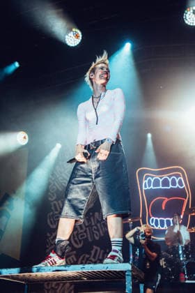 Mit voller Energie, rauer Stimme und jeder Menge Attitüde rockte Ina Bredehorn alias Deine Cousine am 08.08.2026 das Taubertal-Festival in Rothenburg ob der Tauber. *** With boundless energy, a raspy voice, and plenty of attitude, Ina Bredehorn—aka Deine Cousine—rocked the Taubertal Festival in Rothenburg ob der Tauber on August 8, 2026